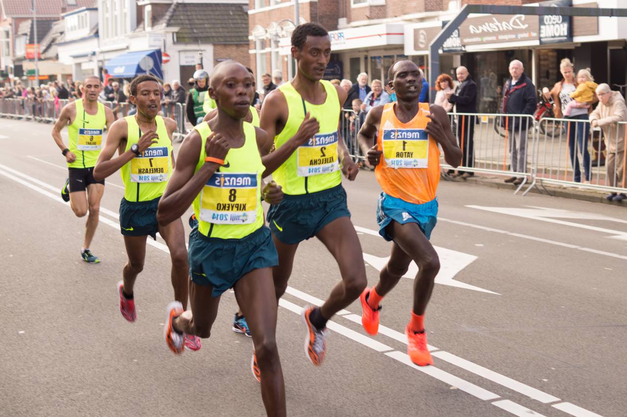 running, sprint, marathon, exercise, fitness, competition, race, street, crowd, spectators
, 
