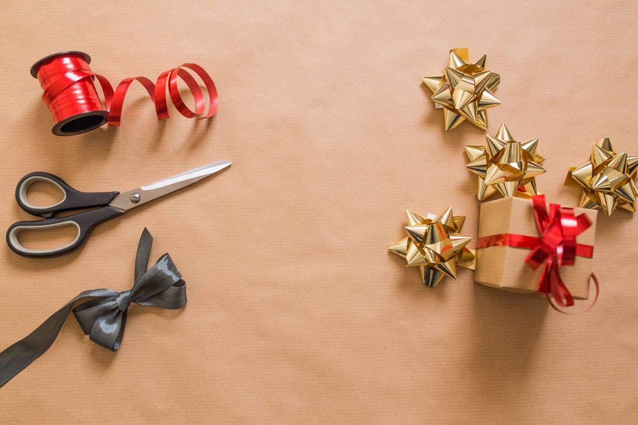 scissors, gift, red, ribbon, accessory, christmas, holiday
, 