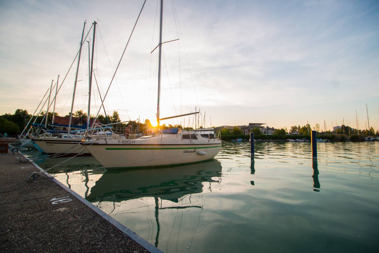 still, items, things, yachts, boats, dock, pier, concrete, water, ocean, sea, sky, clouds, clouds
, 