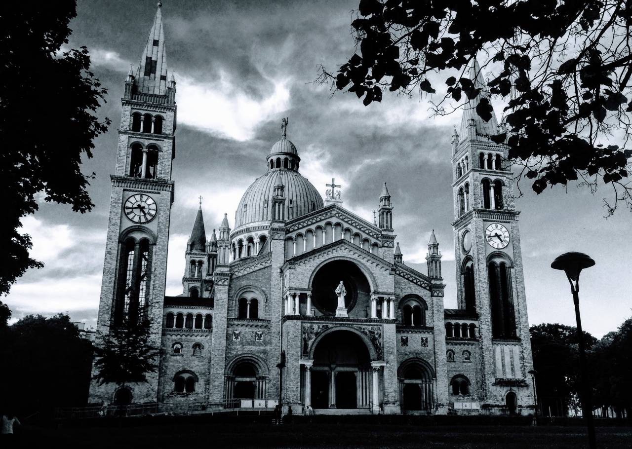 church, cathedral, nature, architecture, grand, black & white, black, white, clouds, dramatic
, 
