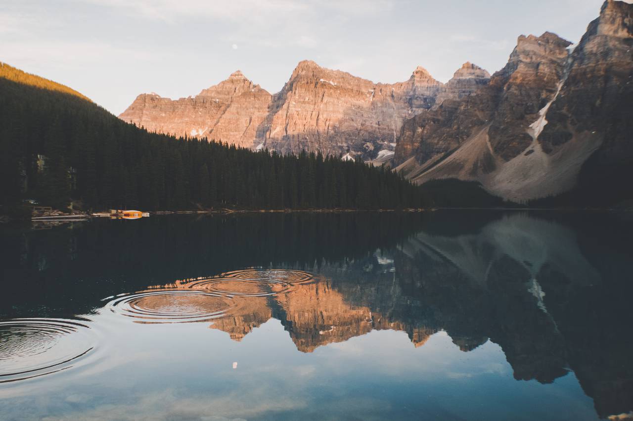 Lago, agua, reflexión, naturaleza, montaña, paisaje, árboles, verde, planta, exterior, viajes,