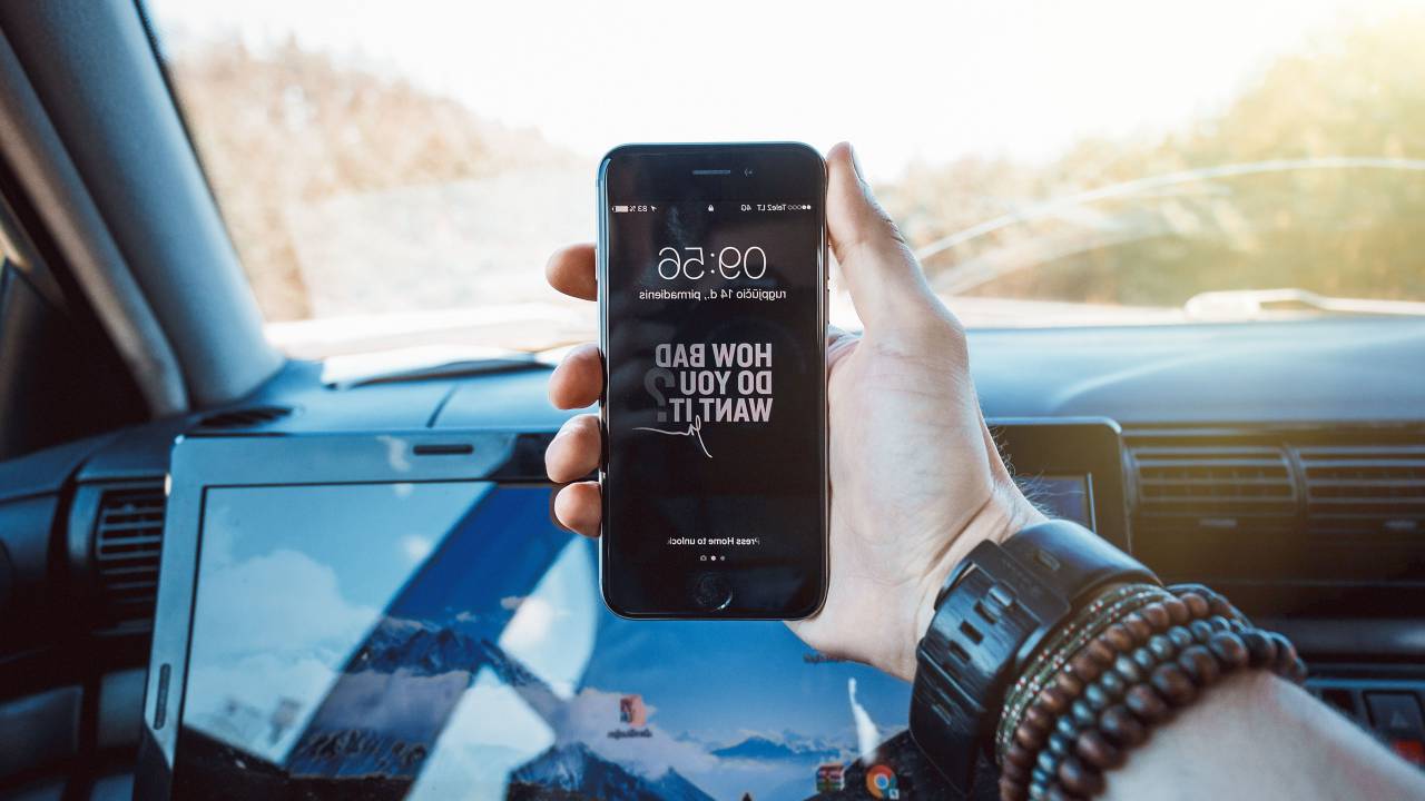 motivación, prisa, motivado, inspiración, garyvee, ejecución, ideas, una vida, iphone, manzana, pov, coche, ordenador portátil, cuaderno, papel pintado, pulsera, brillante, sol, vida, luz, gary vaynerchuk,