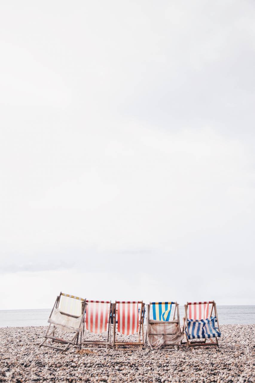 nature, coast, beach, shore, water, rocks, stones, pebbles, shells, ripples, surface, chairs, row, line, stripes, still
, 
