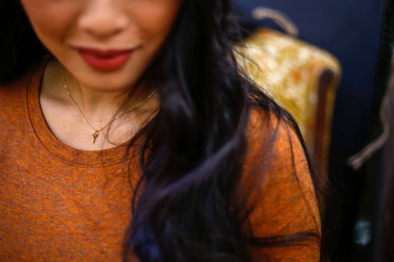 woman, smile, face, lips, hair, sweater, close, fashion, female, necklace, bokeh, portrait, person, style
, 