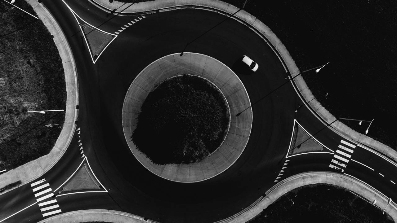 circle, road, city, car, vehicle, transportation, travel, street, pedestrian, lane
, 