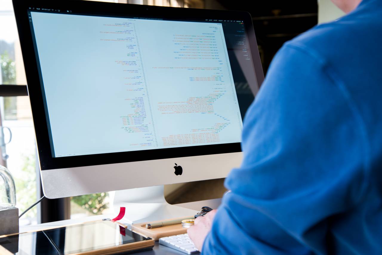 computer, mac, apple, programming, coding, programmer, designer, technology, business, office, desk, working, code
, 