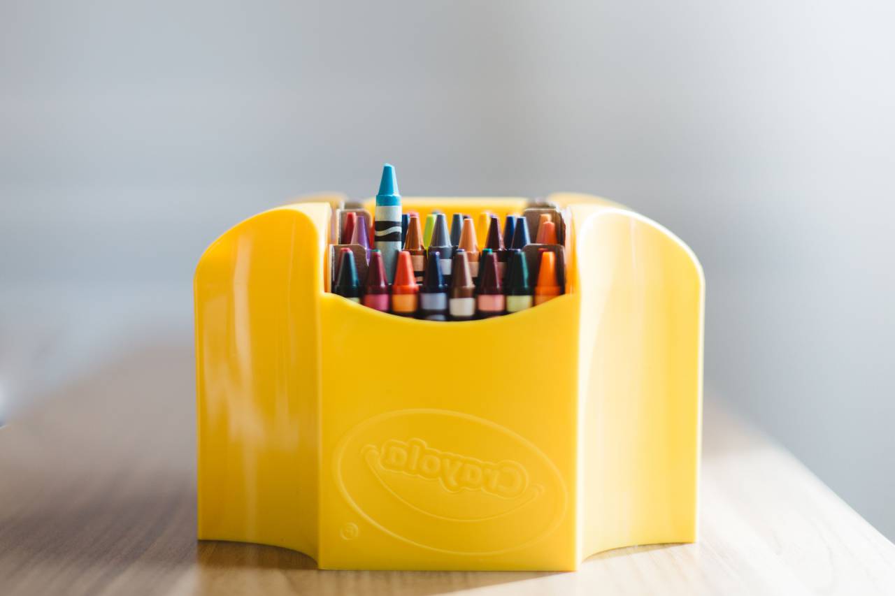 lápices de colores, arte, caso, colorido, madera, mesa, escuela, suministros,