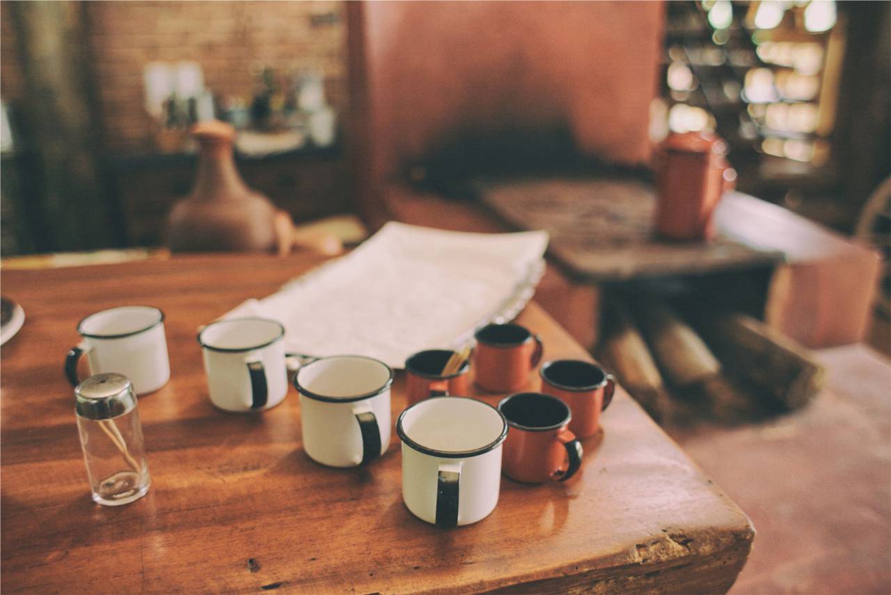 tazas, tazas, madera, mesa,