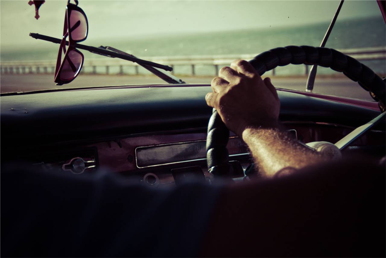 conducción, volante, guión, gafas de sol, parabrisas, coche, mano,
