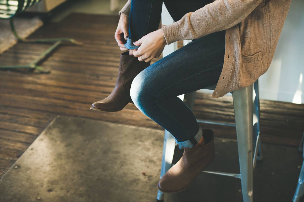Moda, ropa, ropa, botas, pantalones, cárdigan, suéter, mujer, niña, taburete, madera dura, pisos,