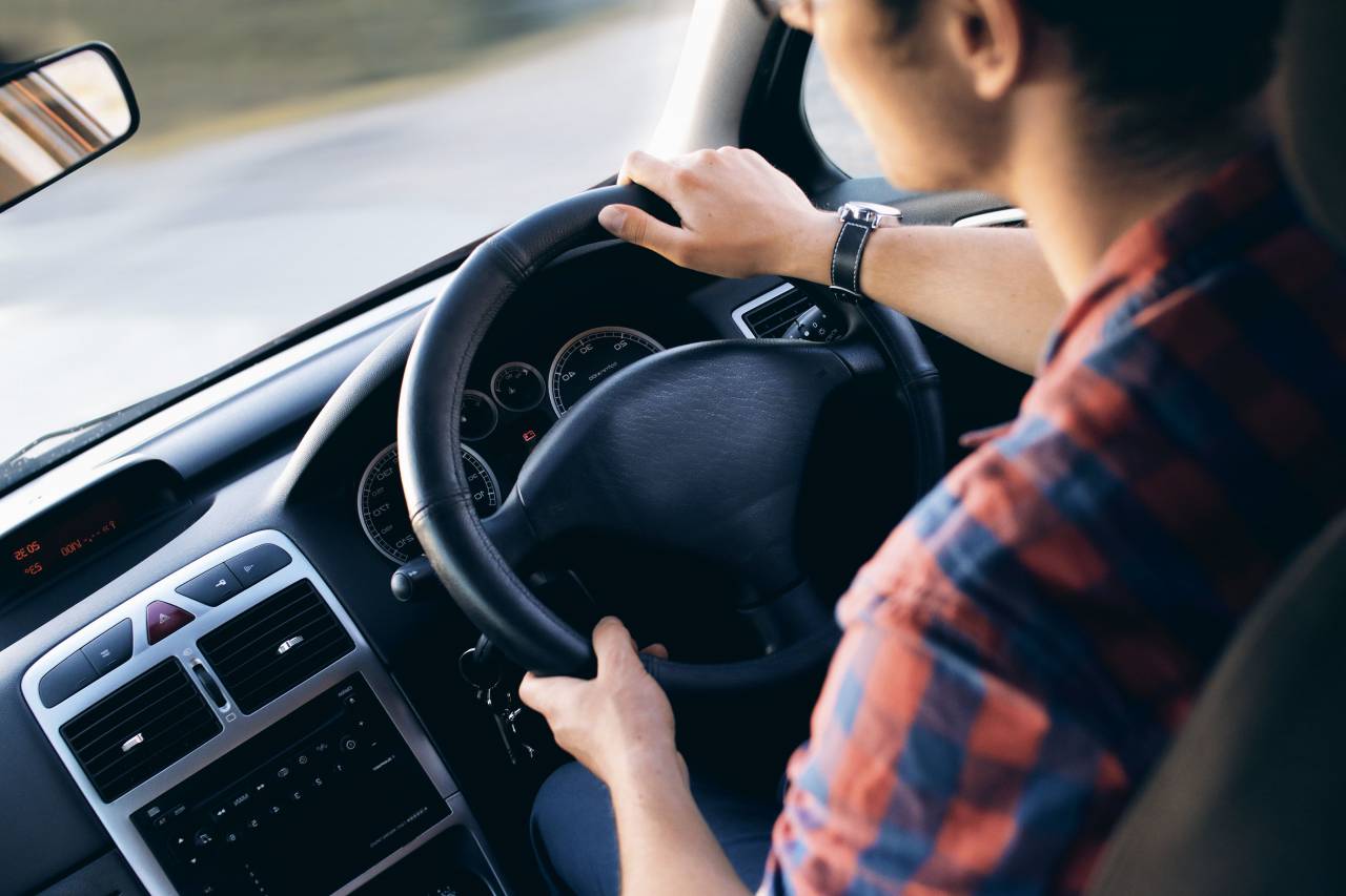 Gente, hombre, chico, tablero, volante, en coche, coche, viaje, carretera, viaje, transporte,