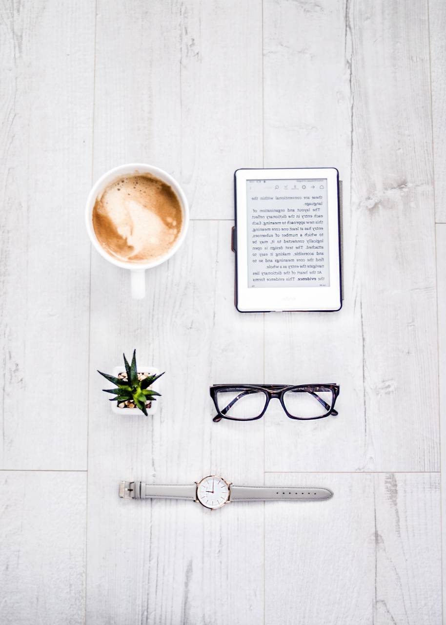 reader, coffee, glasses, plant, watch, technology, ebook, kindle, cappuccino, espresso, wood background, house plant, green, nature, time
, 