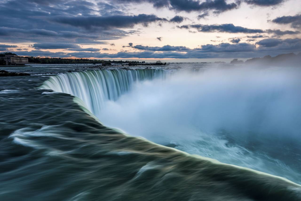 Cascada, arroyo, agua, naturaleza, paisaje, rocas, nubes, cielo, viajes,