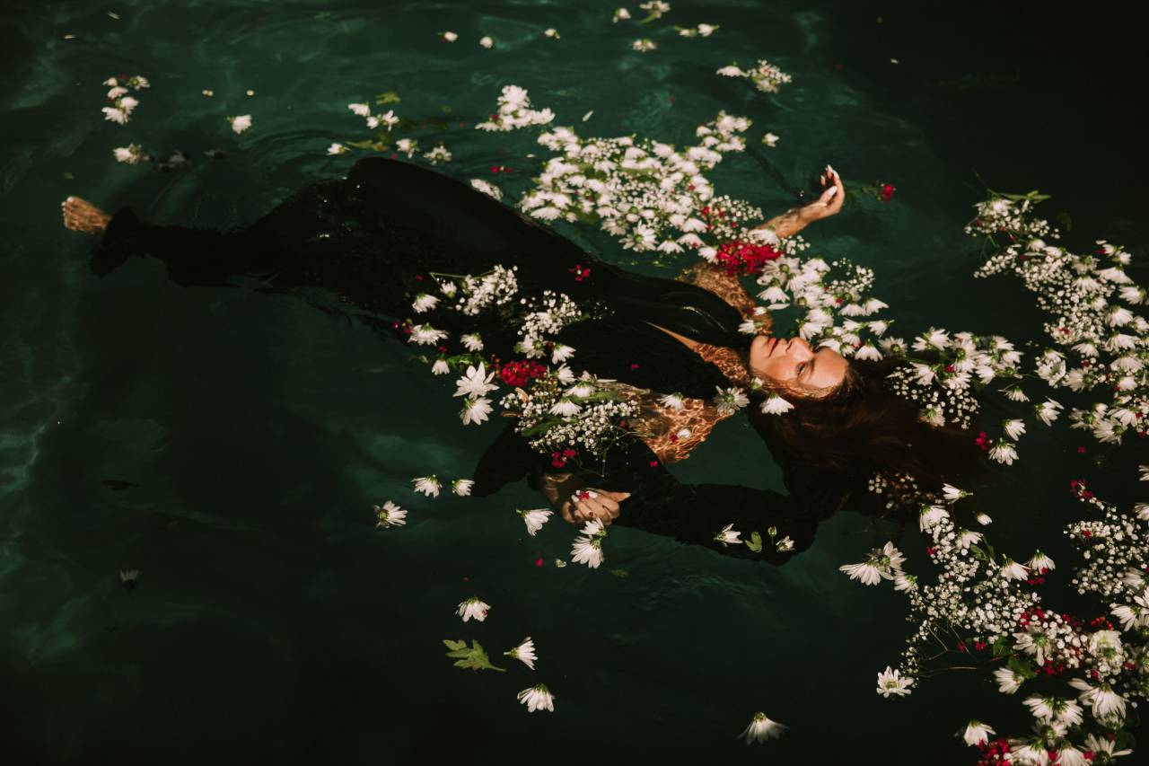 woman, girl, lady, people, swim, float, submerged, nature, water, sea, river, flowers, still, life, fashion, style, photography, beauty
, 