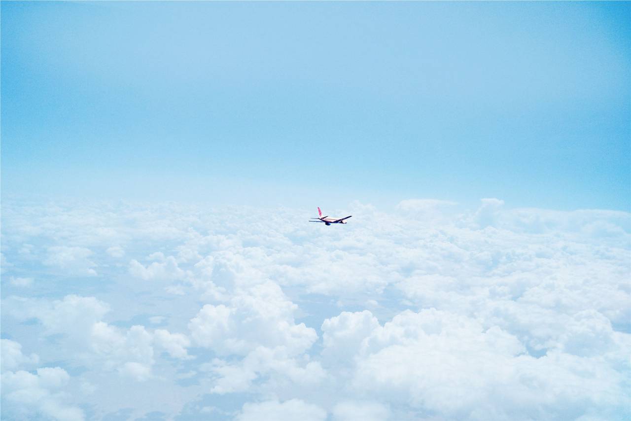 Avión, sobre las nubes, cielo, azul, viaje, transporte, volador,