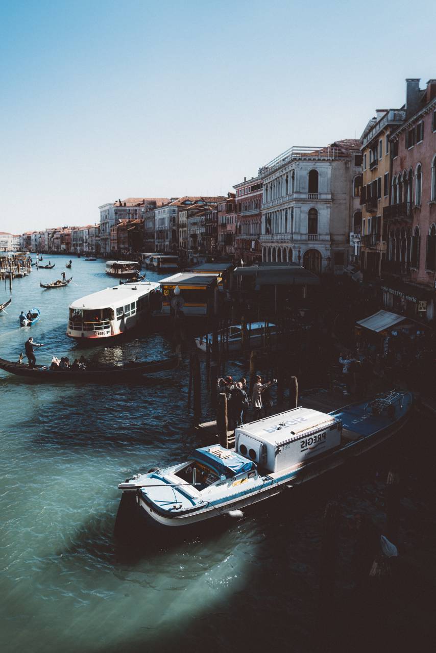architecture, building, infrastructure, sea, water, yacht, boat, sailing, people, travel, adventure, outdoor, italy
, 