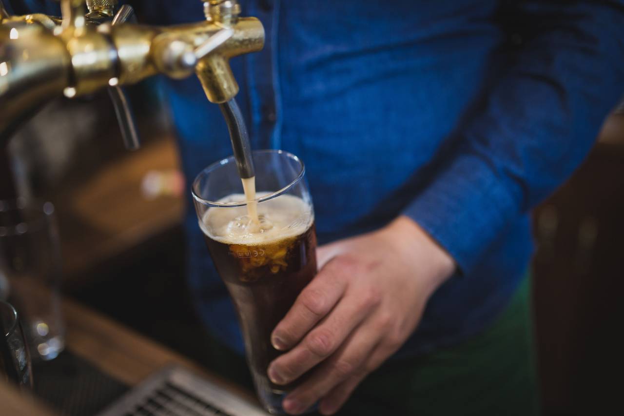 beer, tap, pour, brew, alcohol, drink, bartender, keg, glass
, 