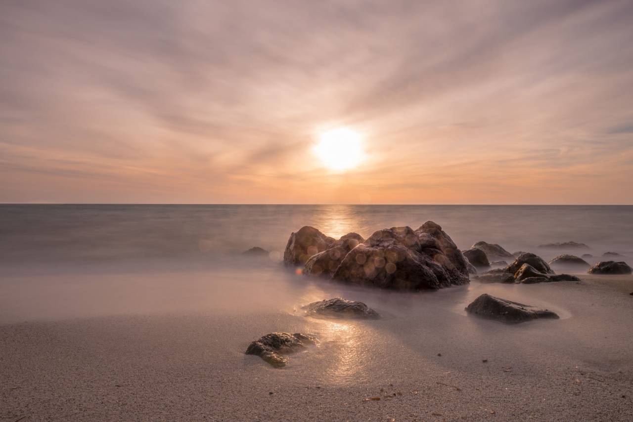 Nubes, cielo, sol, puesta de sol, amanecer, océano, mar, arena, agua, rocas, vacaciones, verano,