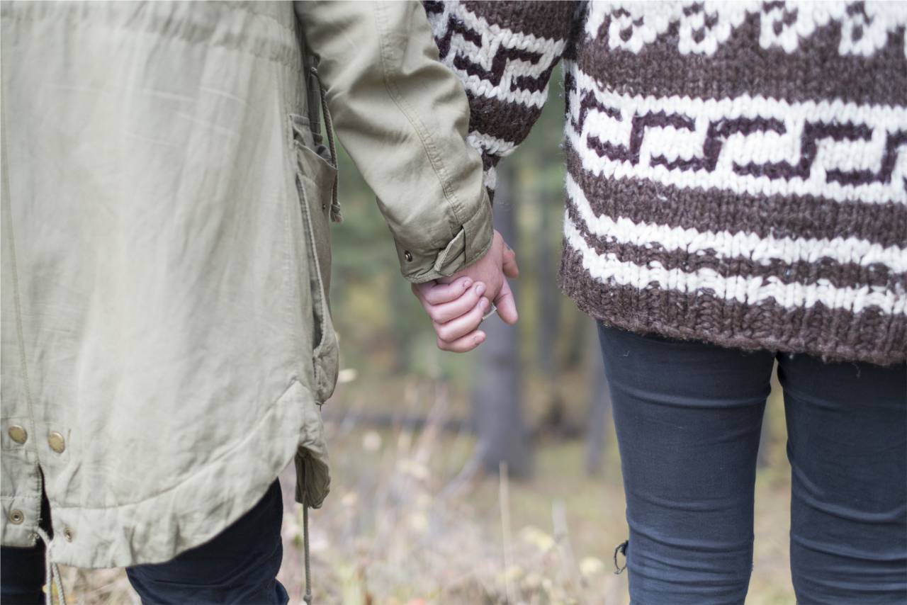 amor, pareja, romance, romántico, tomados de la mano,