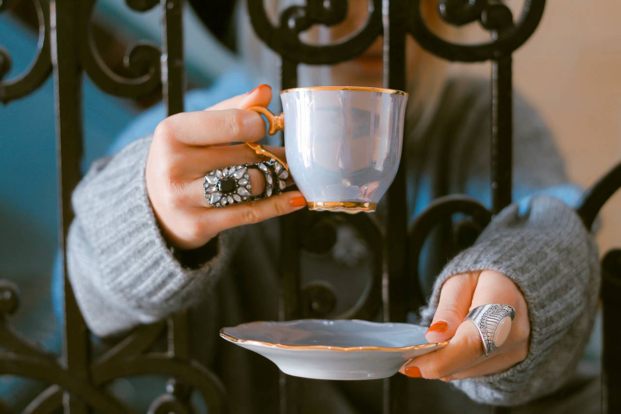 Copa, plato, anillos, manos, puerta, parrillas, acero, hombre, mujer, gente, niña,