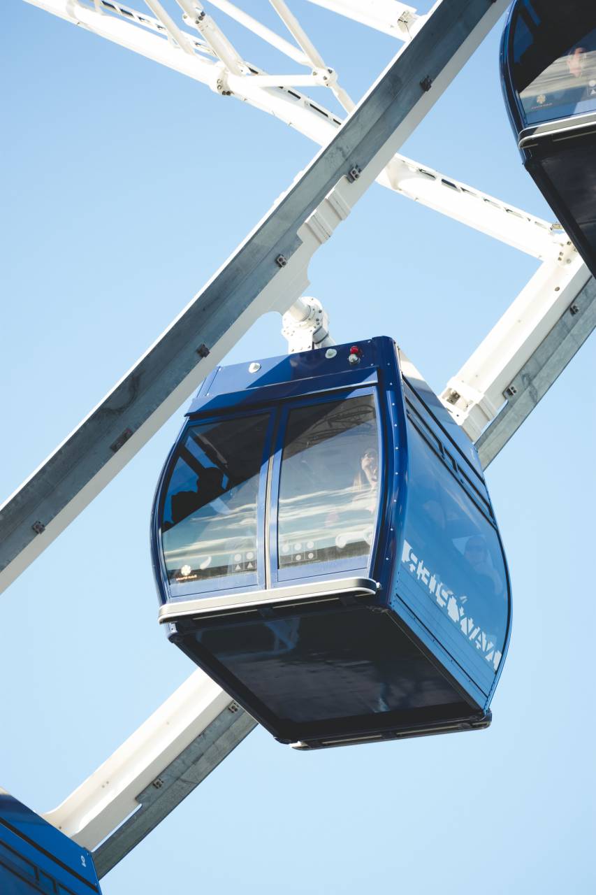 Ferris, rueda, paseo, cielo, diversión, aventura, viaje, ascensor, al aire libre, nubes, reflejar, luz del sol, vidrio, ventana, acero, diversión, parque,