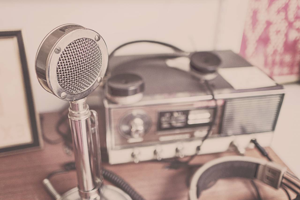 microphone, headphones, radio, airwaves, audio, equipment
, 