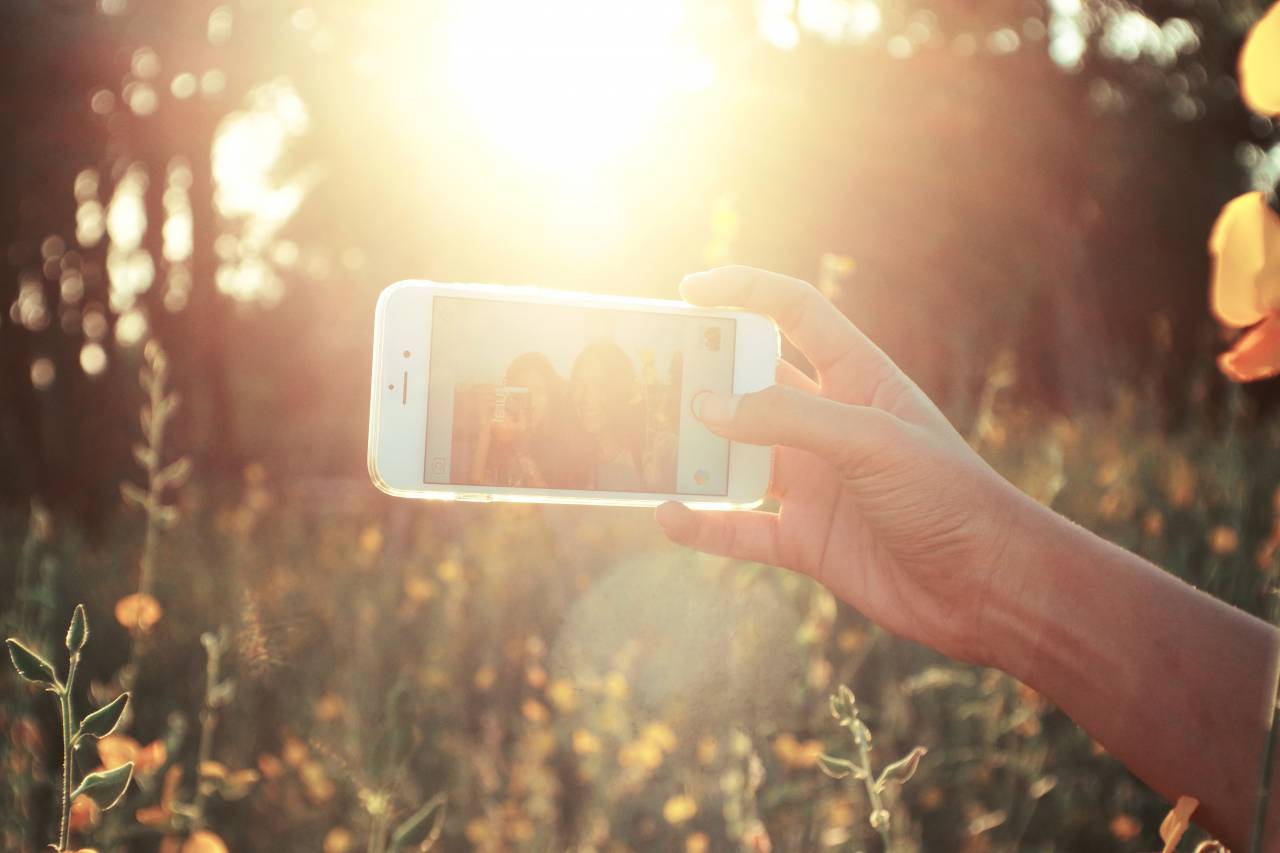mobile, phone, camera, photography, electronic, gadget, modern, technology, touchscreen, nature, outdoor, selfie
, 