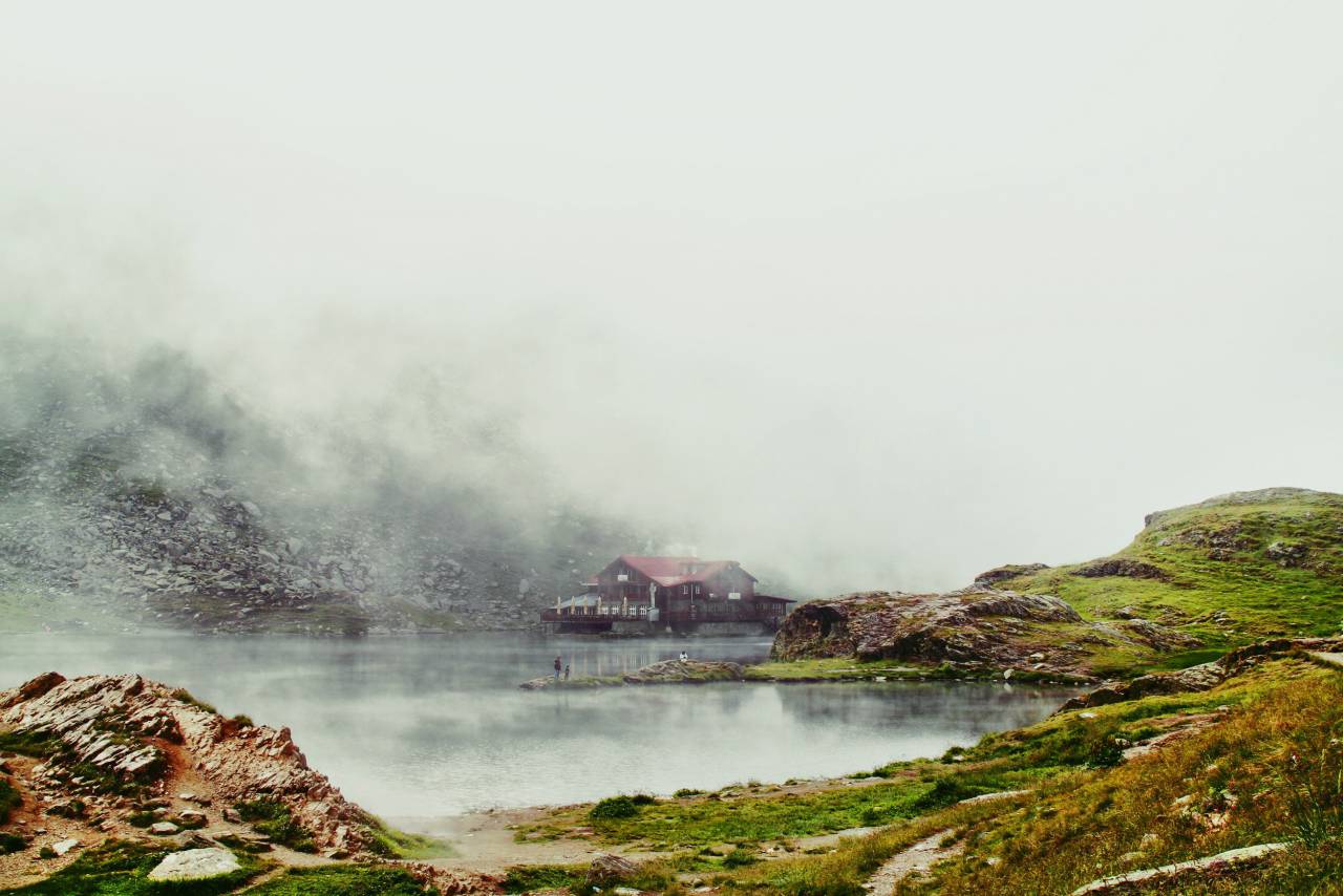 naturaleza, paisaje, montaña, nubes, cielo, césped, campo, viajes, aventuras, trek, casa, gente,