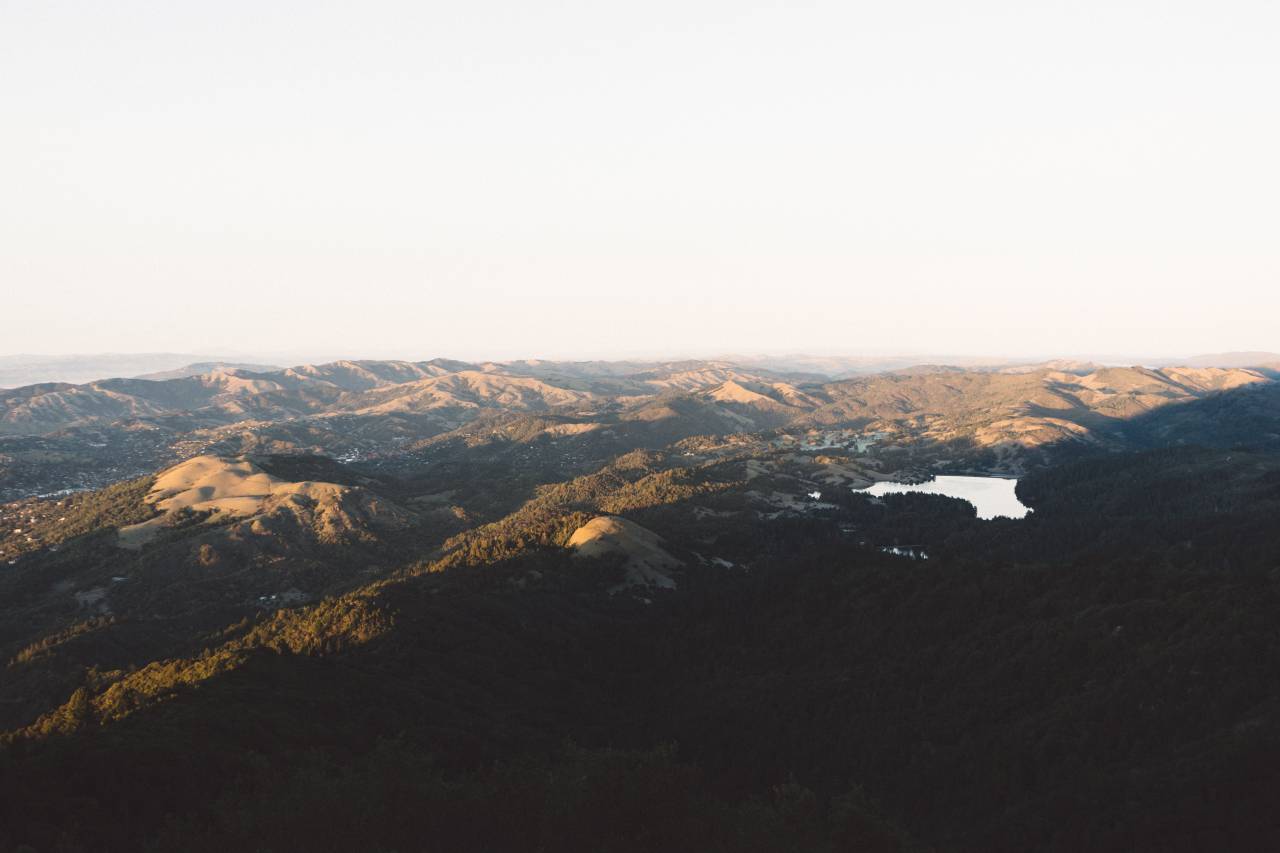 naturaleza, paisaje, montaña, viajes, aventuras, lago, árboles, verde, plantas, sol, verano,
