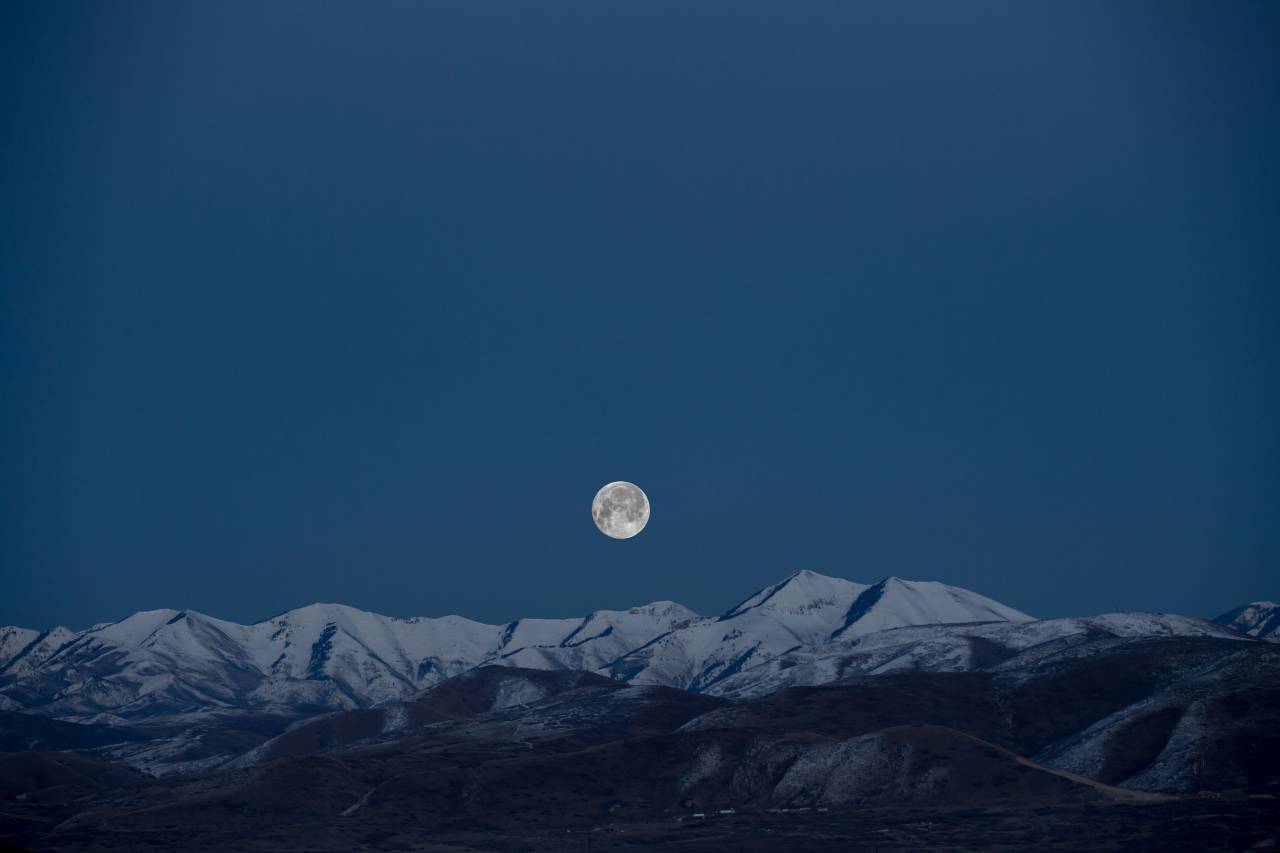 naturaleza, montaña, paisaje, nieve, noche, cielo, luna, azul, minimalista,