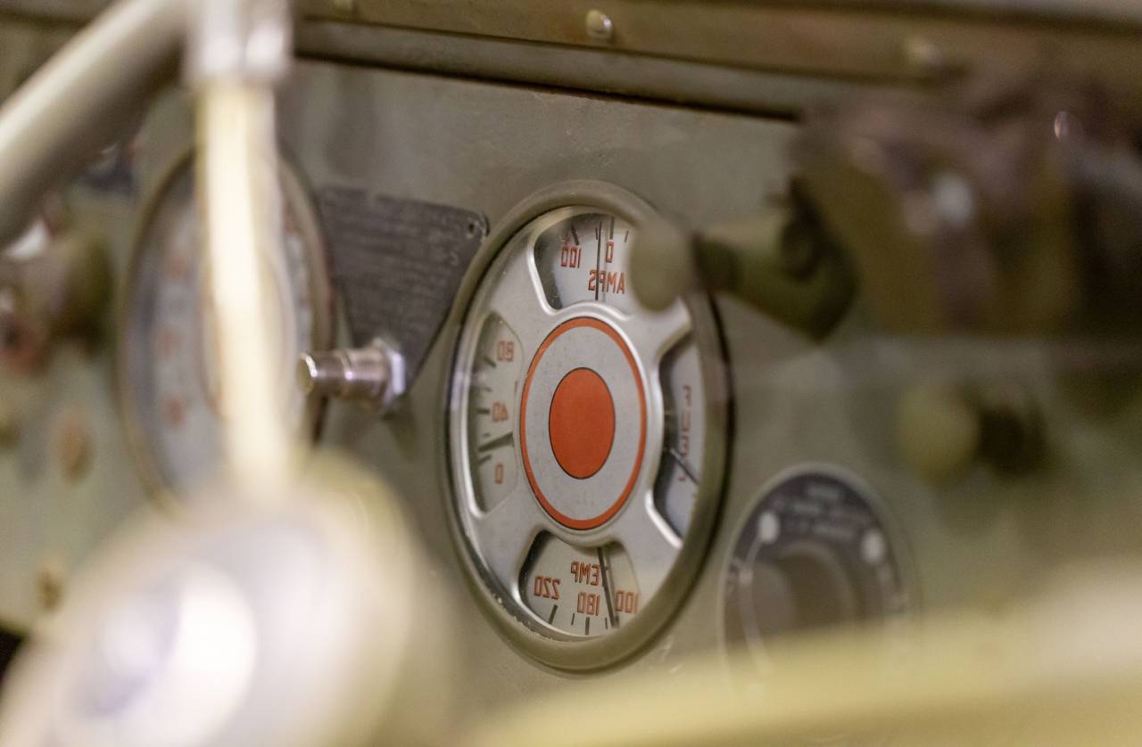 antiguo, tablero de instrumentos, transporte, militar, vehículo, vendimia, clásico, coche, en coche, automóvil, jeep, velocímetro, medidores, dirección, rueda,