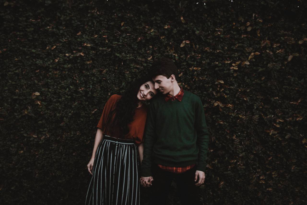 people, man, woman, girl, guy, couple, lobe, sweet, fashion, model, plants, leaves, holding, hands
, 