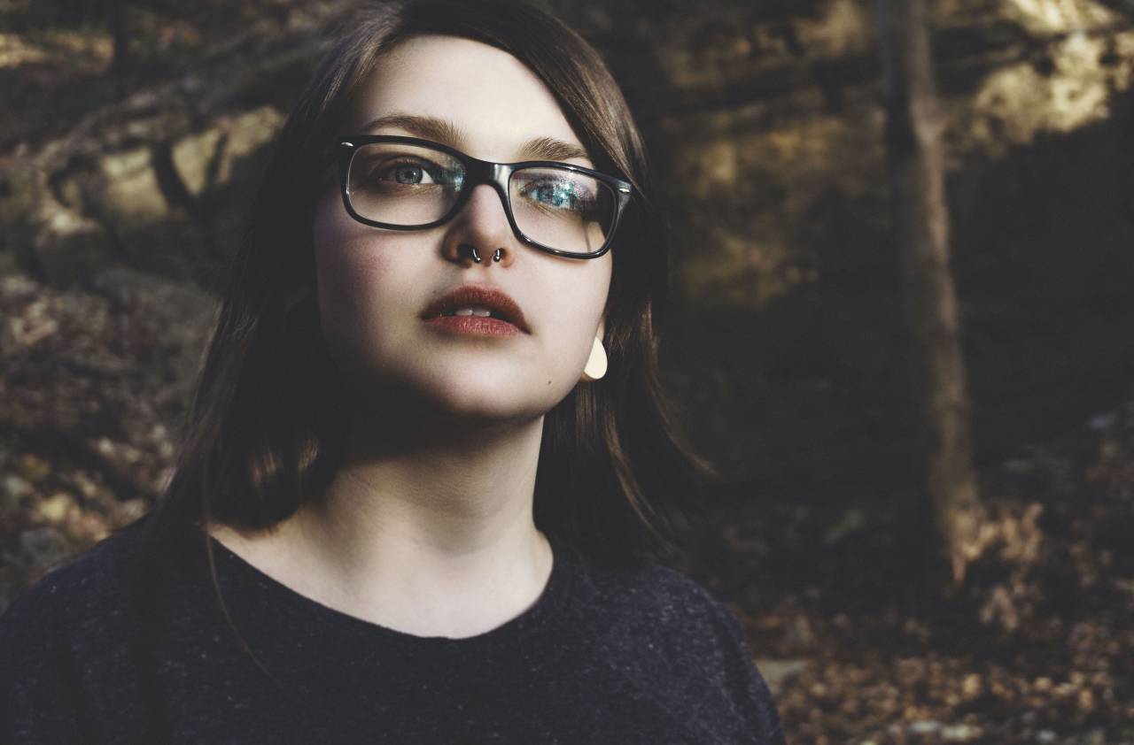 people, woman, face, eyeglasses, pierce, nose, lips
, 