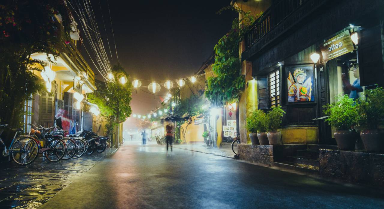 places, street, hang, lights, bicycles, people, night
, 