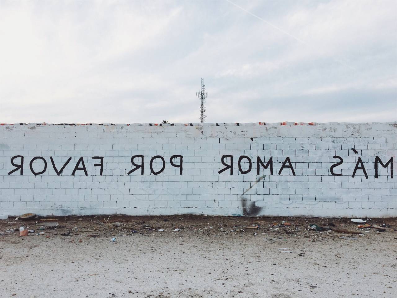 public, wall, write, vandalism, outdoor, sky
, 