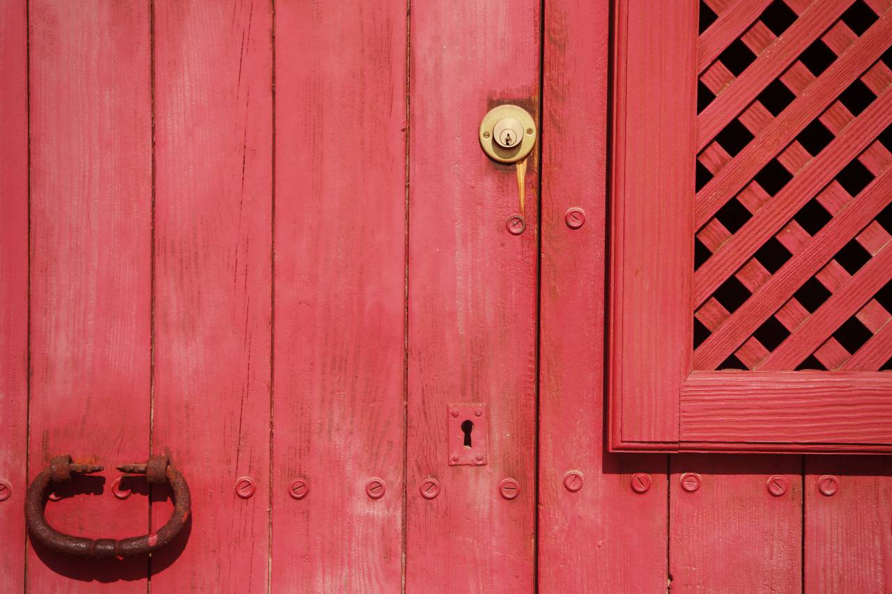 red, door, keyhole, lock, handle, wood, planks
, 