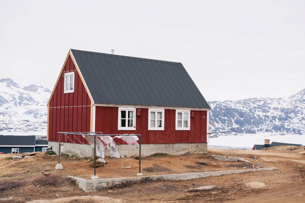 red, house, mountain, highland, steel, grass, laundry
, 