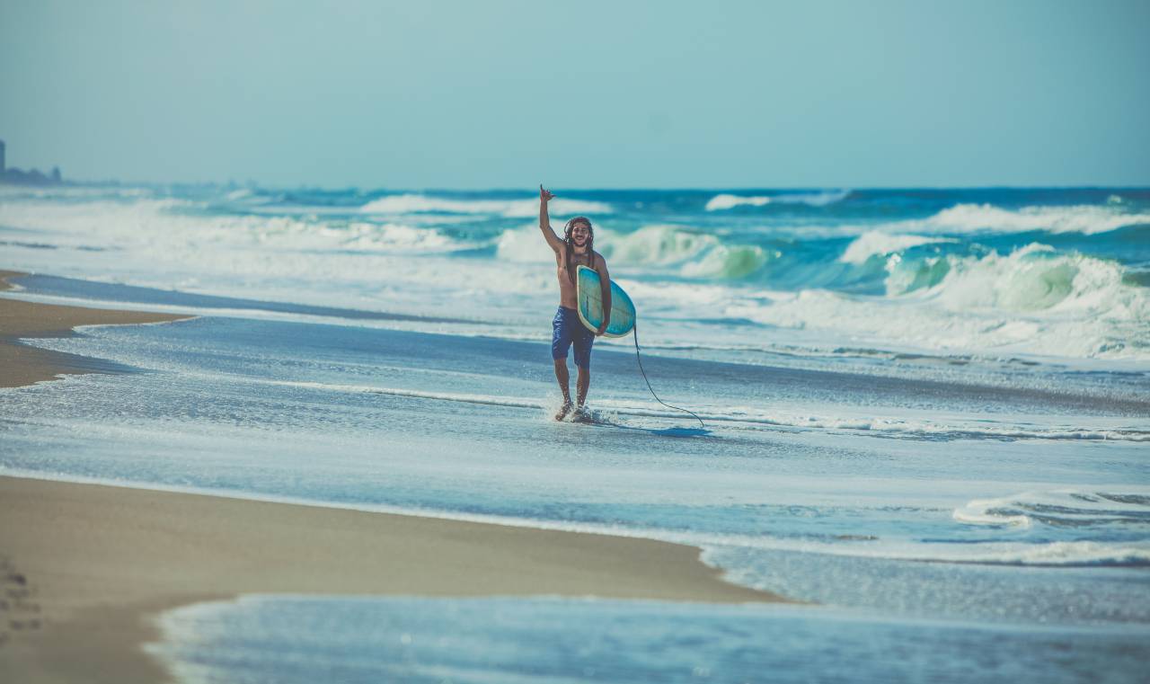 mar, Oceano, azul, agua, olas, naturaleza, costa, apuntalar, playa, gente, hombre, chico, masculino, solo, tablista, surf, tablero, deporte, cielo, horizonte,