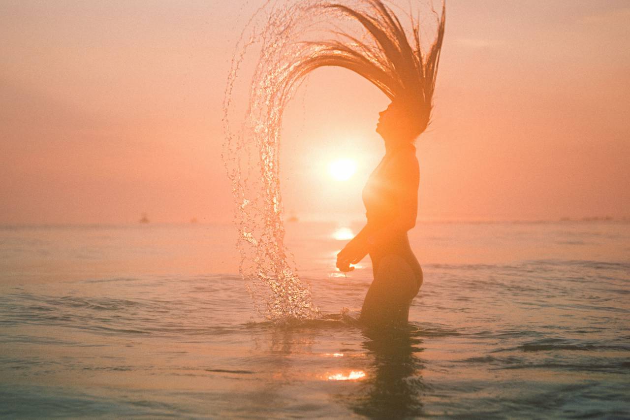 mar, océano, agua, naturaleza, puesta de sol, gente, mujer, natación, sexy, traje de baño, luz del sol, cielo,
