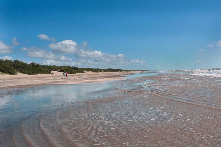 playas bonaerense, costa altlantica, provincia de buenos aires, naturaleza, paisaje, coasta, dia, gente, verano, america latina, argentina, 