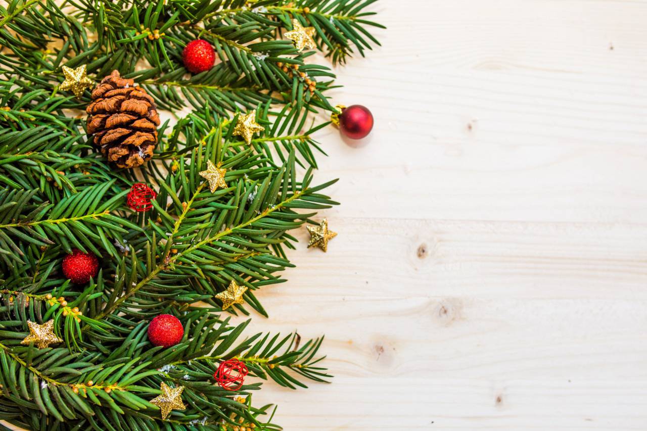 Árbol de Navidad, bola, estrella, reluce, rojo, amarillo, verde, decoración, Navidad, vacaciones,