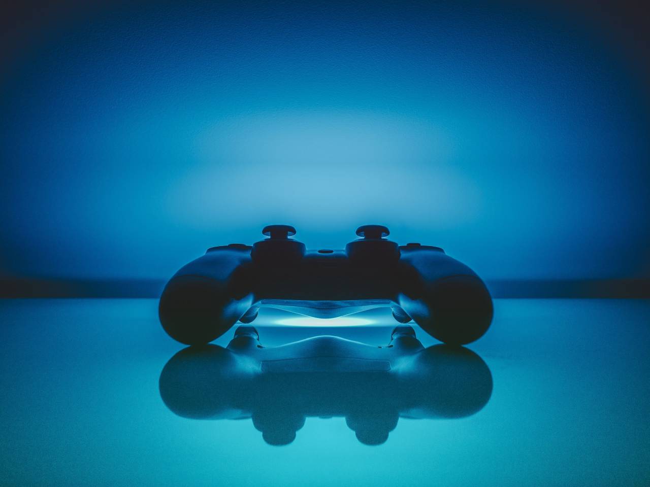 controlador, videojuegos, juegos, estación de juegos, entretenimiento, diversión, azul, neón, luces,