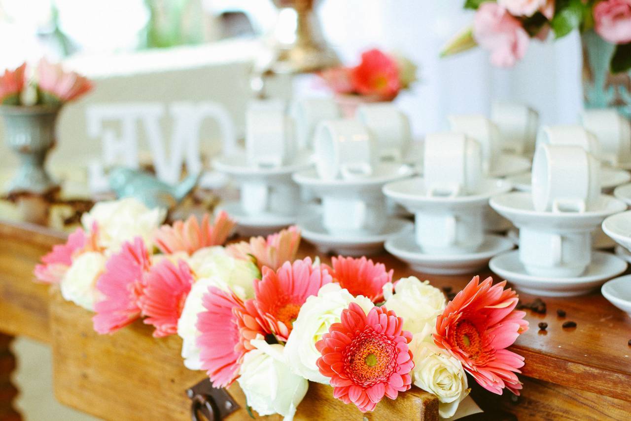 cup, saucer, ceramic, flower, bouquet, interior, design, wedding, party, decoration
, 