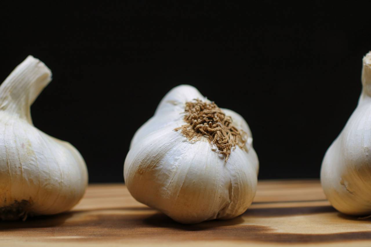 food, Garlic, Garlics, onion, shallot, leek, chive, bulbs, bulb, white, black
, 