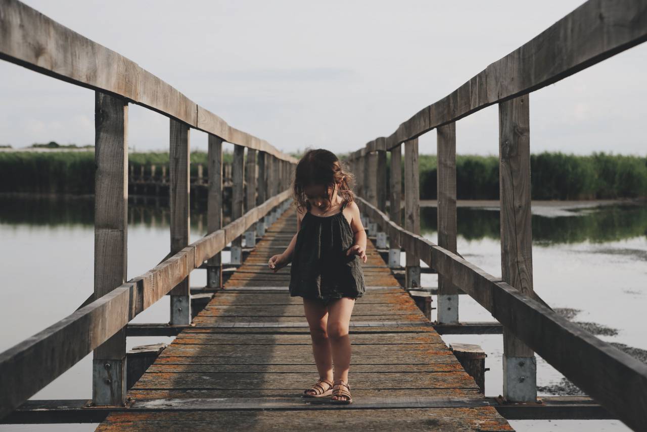 kid, chils, girl, walking, wooden, bridge, platform, lake, grass, nature, sky, reflection
, 