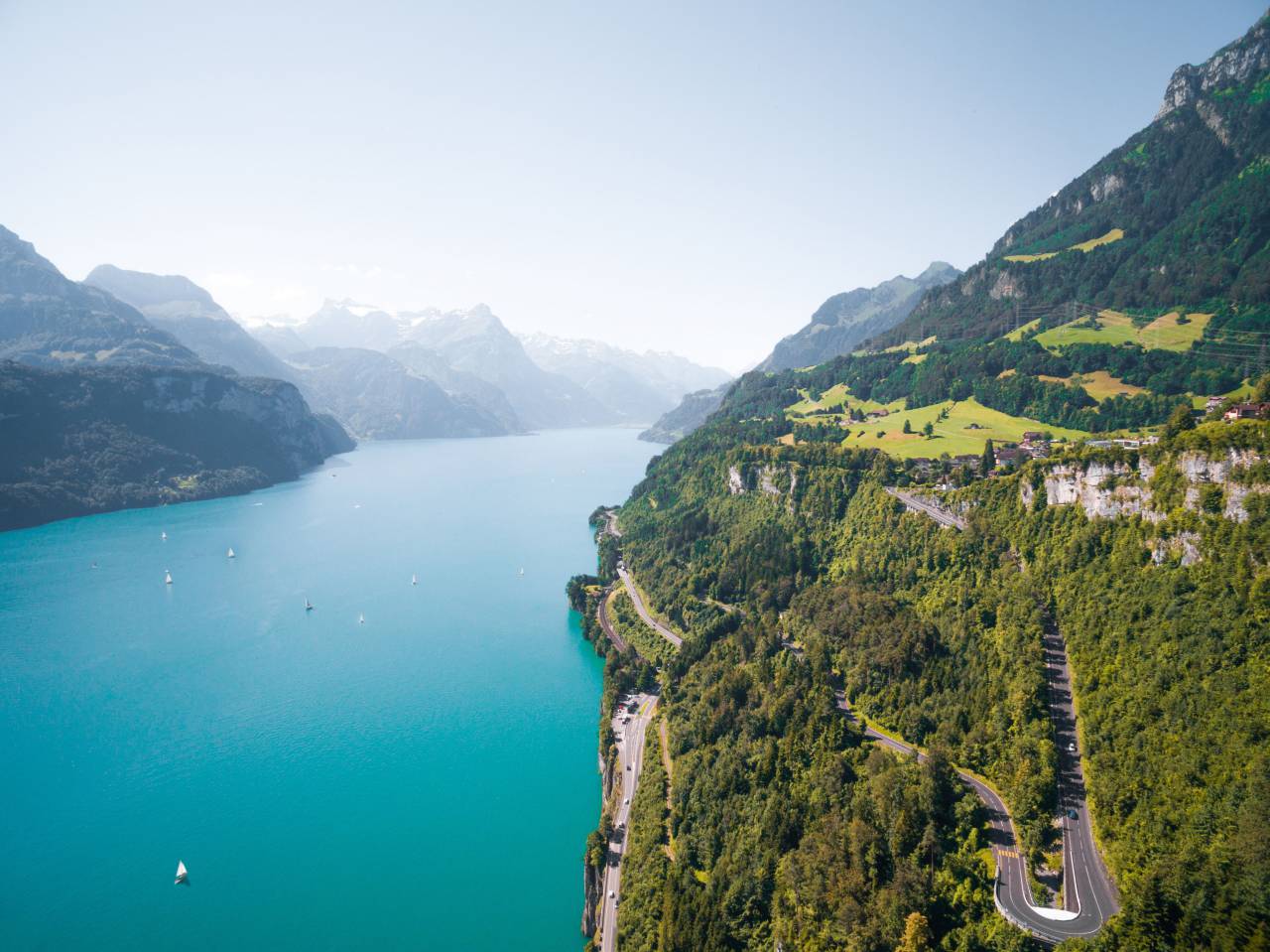 Lago, azul, agua, verde, árboles, plantas, nubes, cielo, paisaje, montaña, tierras altas, carretera, viajes, ver, verde, naturaleza,