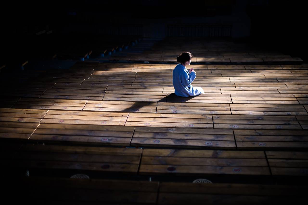 people, girl, alone, theatre, dark, stage, spotlight, shadow
, 