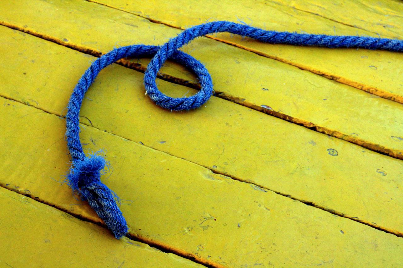 rope, wood, floor, pattern, shapes, block, colors, yellow, blue, still
, 