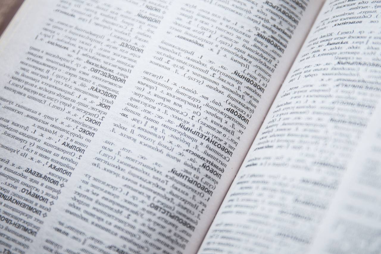 Todavía, artículos, cosas, libro, diccionario, léxico, extranjero, idioma, palabras, bokeh, blanco