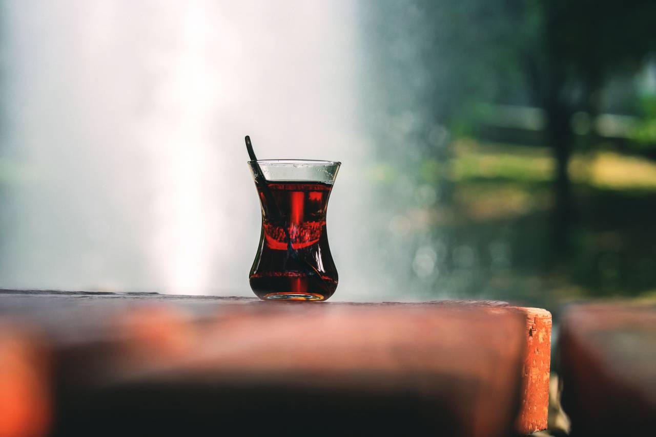 still, items, things, glass, drink, beverage, wine, carbonated, juice, tea, table, desk, outdoors, bokeh
, 